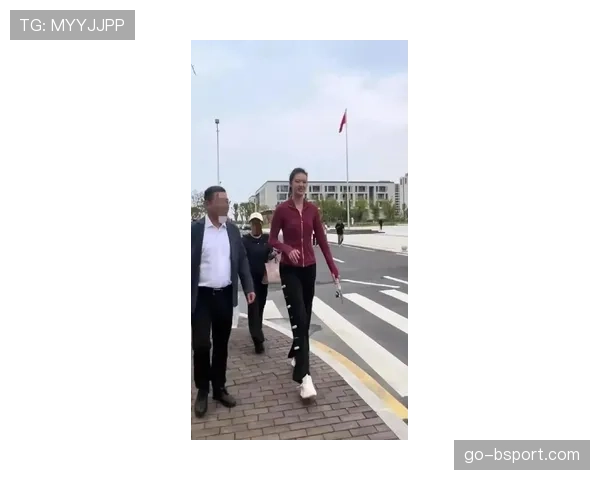 张常宁一张街拍，把运动员和贵妇合成了，差距感直接炸裂