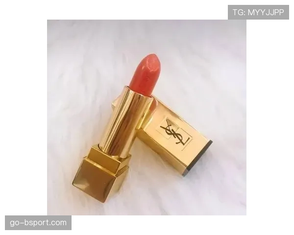 李梦的社交账号又炸了，这次是买不起普通口红的豪门日常？